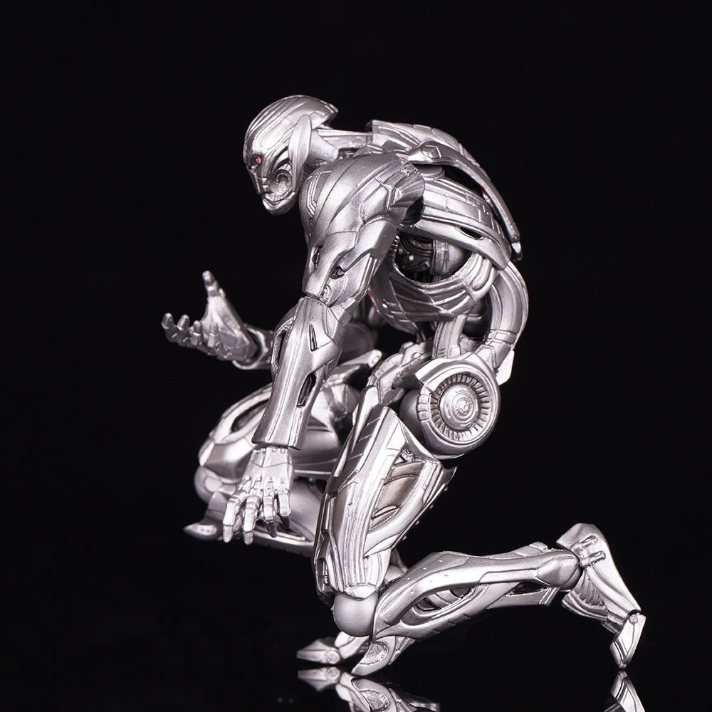 Anime Figure Super Villain Yas - Model Kit Ultron 评论和价格