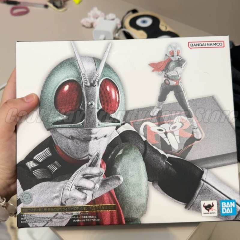 【In shock】Bandai SHF Kamen Rid - Model Kit New 评论和价格